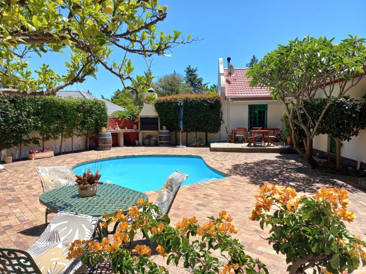 Wine Route 44 Bed & Breakfast *