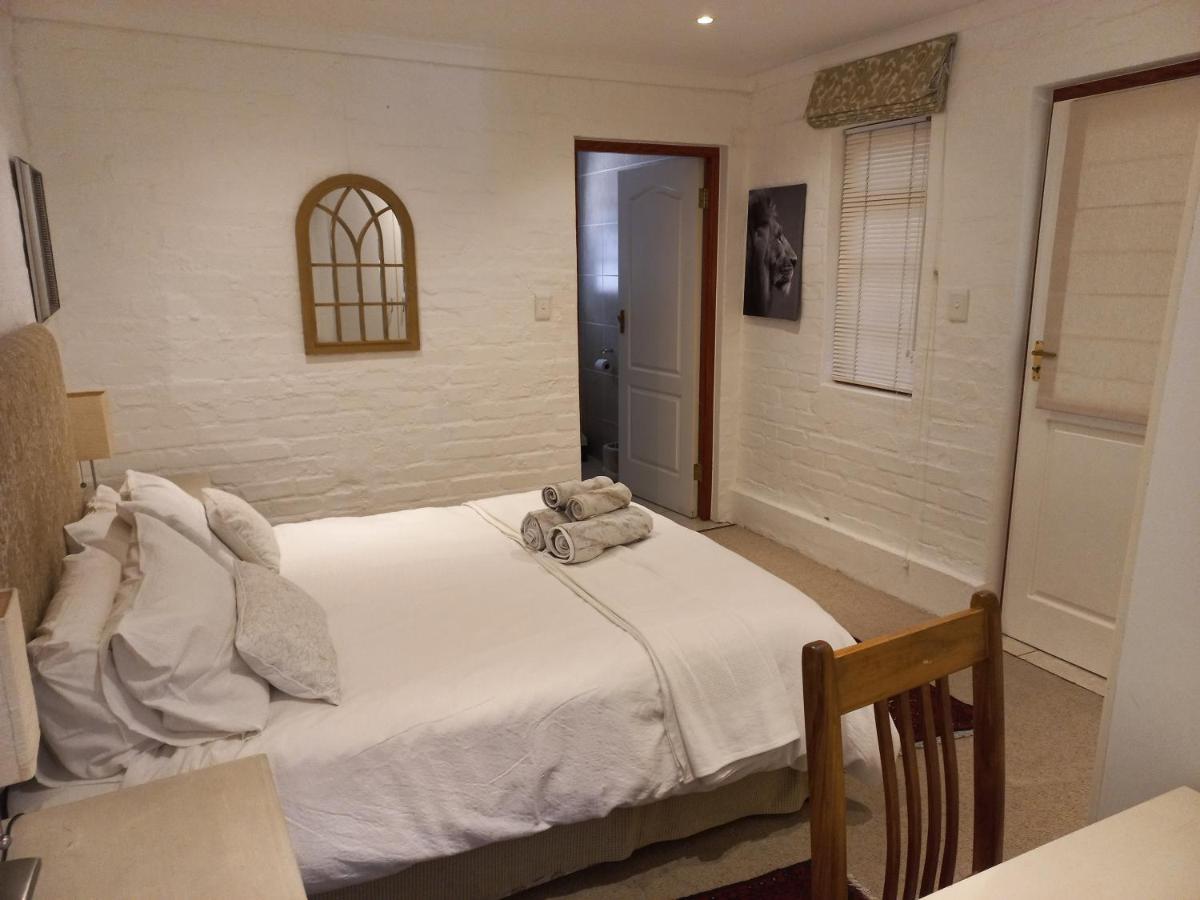 Wine Route 44 Bed & Breakfast Somerset West